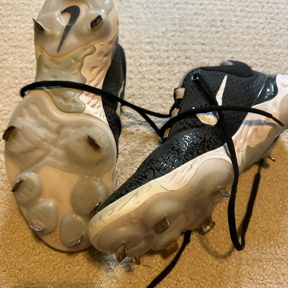 Men’s Nike react baseball cleats size 10 - Picture 4 of 4